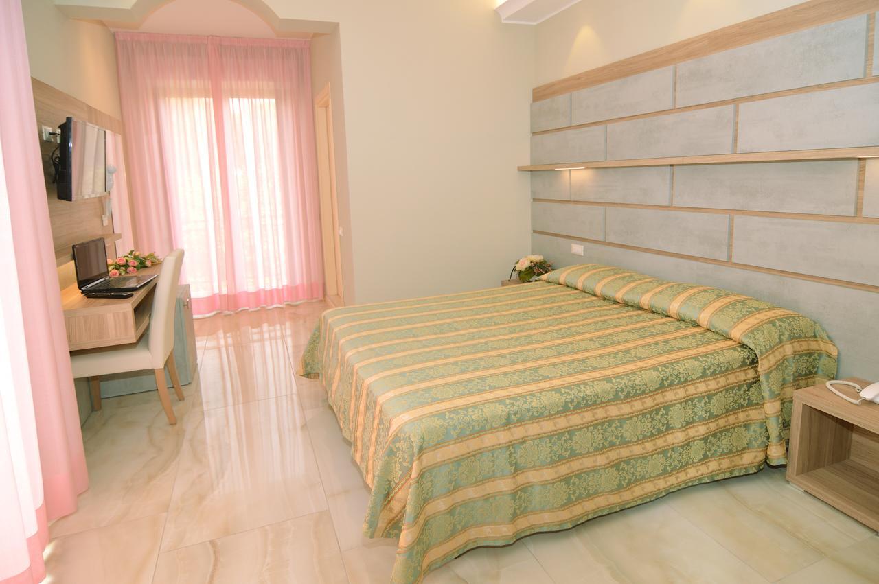 Hotel Pineta Bellaria-Igea Marina Eksteriør bilde